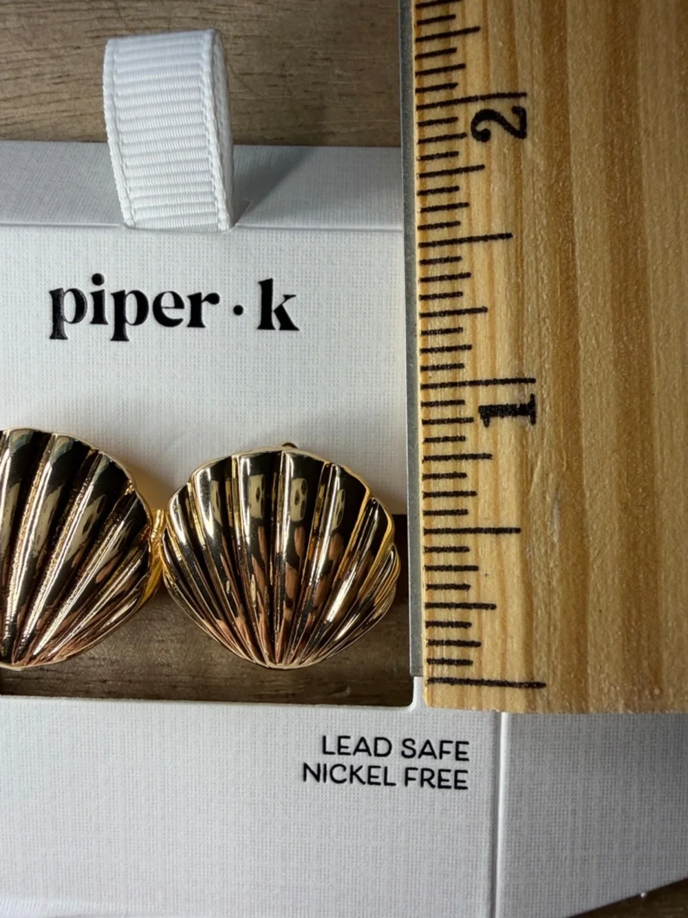 piper·k Gold Shell Stud Earrings - Shiny Gold Seashell Design